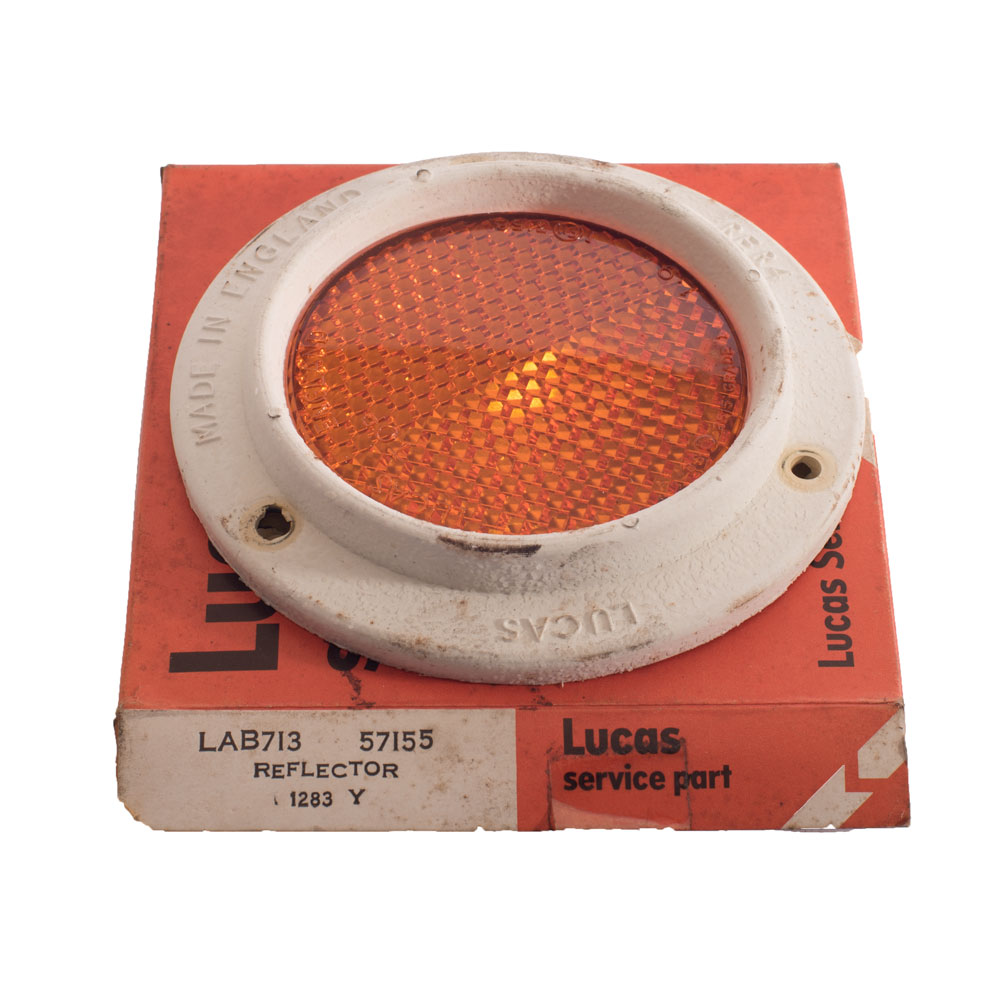 Amber reflector with white rubber surround 57155